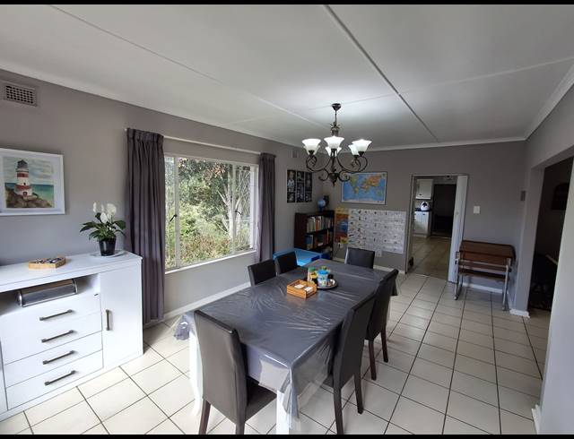 3 BEDROOM FREEHOLD SOLD IN HOWICK NORTH